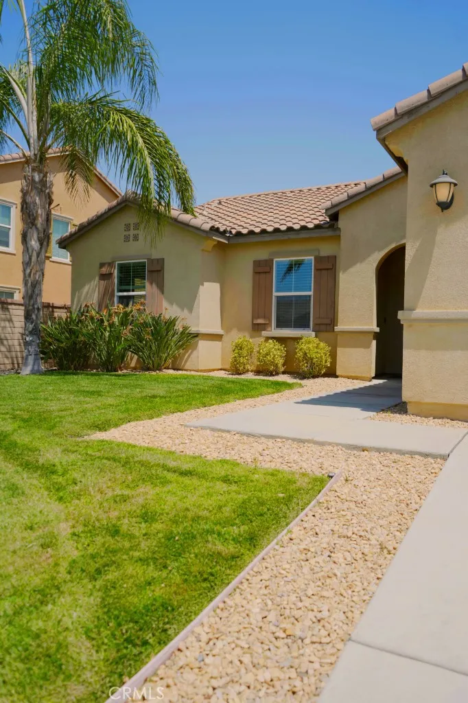 25382 Rocking Horse Court, Menifee, California 92584 home-pic-3