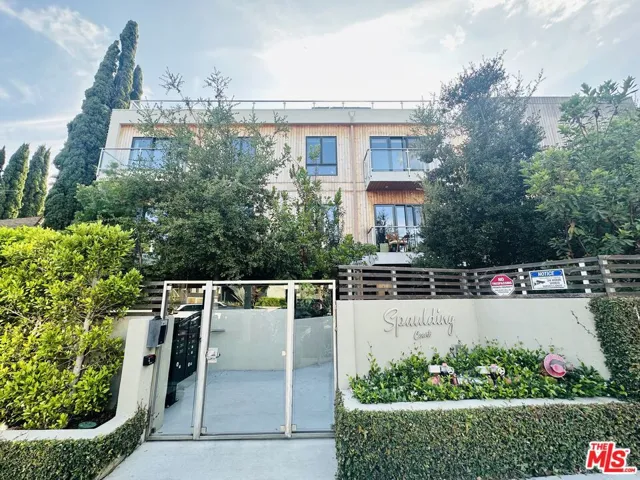 1041 N Spaulding Avenue 201, West Hollywood, California 90046