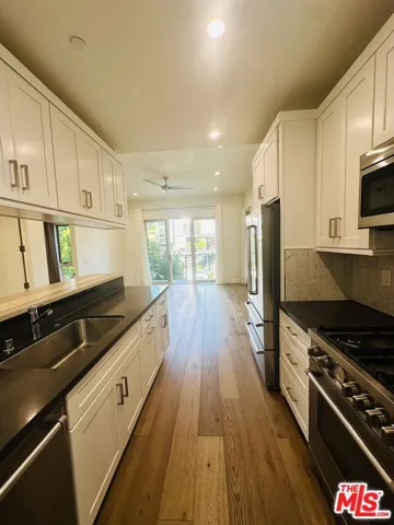 Kitchen to living room