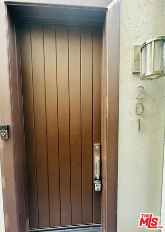 1041 N Spaulding Avenue 201, West Hollywood, California 90046