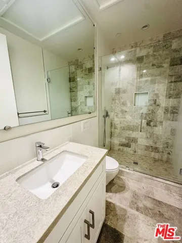 1041 N Spaulding Avenue 201, West Hollywood, California 90046