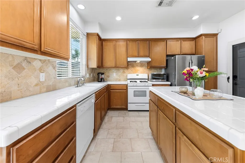 15216 Masline Street, Baldwin Park, California 91706 home-pic-9