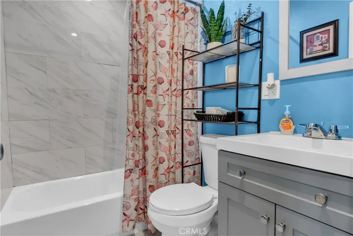 Main bathroom