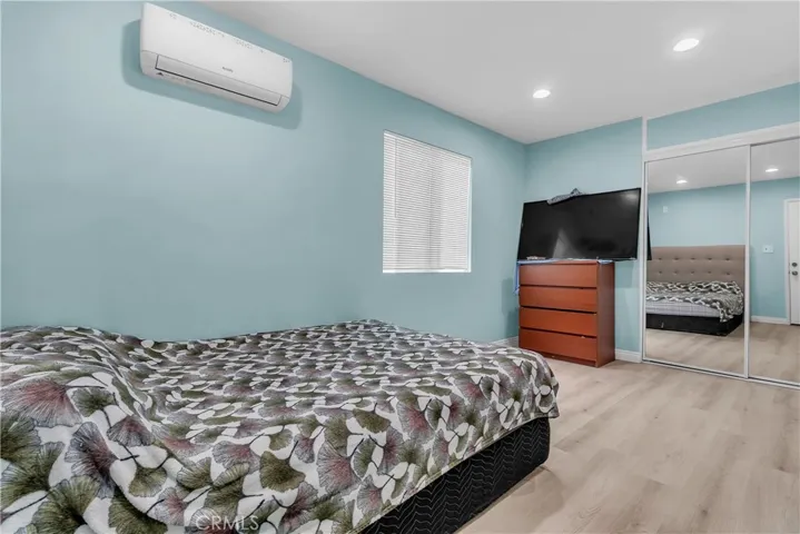 Bedroom back Unit
