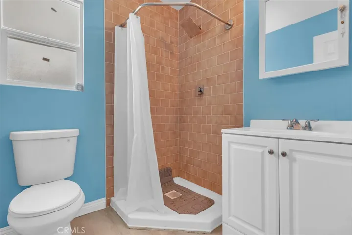 Bathroom Back Unit