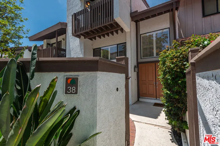 6265 Canoga Avenue 38, Woodland Hills, California 91367