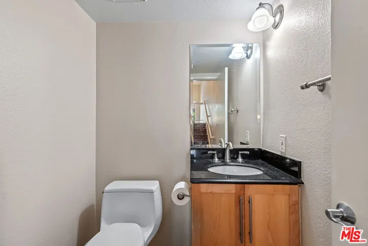 6265 Canoga Avenue 38, Woodland Hills, California 91367