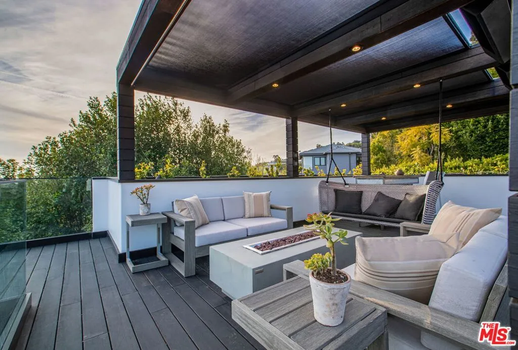 8932 St Ives Drive, Los Angeles, California 90069 home-pic-50