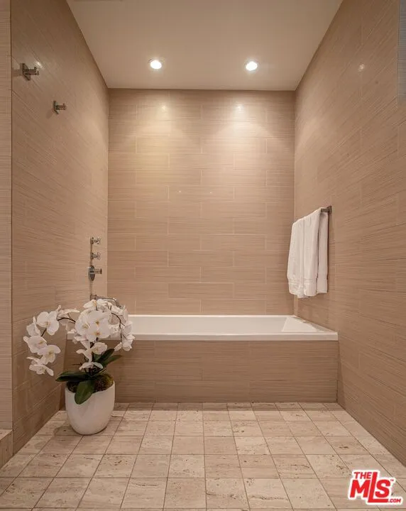 8932 St Ives Drive, Los Angeles, California 90069 home-pic-28