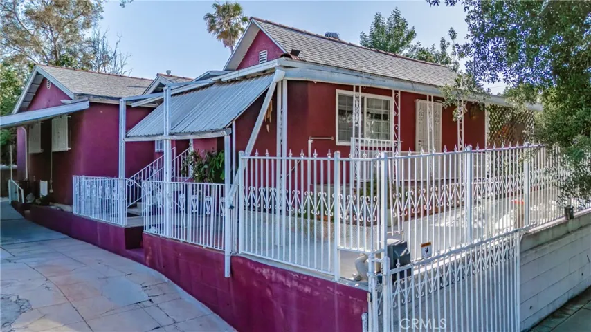 2718 E 7th Street, Los Angeles, California 90023