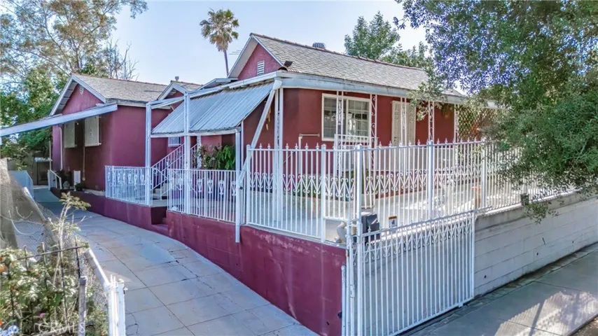 2718 E 7th Street, Los Angeles, California 90023
