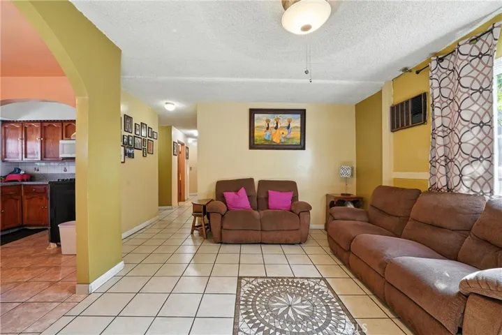 2718 E 7th Street, Los Angeles, California 90023