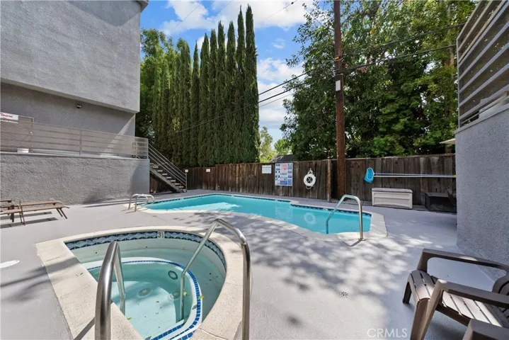 4706 Sepulveda Boulevard, Sherman Oaks, California 91403