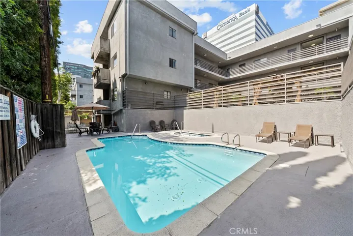 4706 Sepulveda Boulevard, Sherman Oaks, California 91403