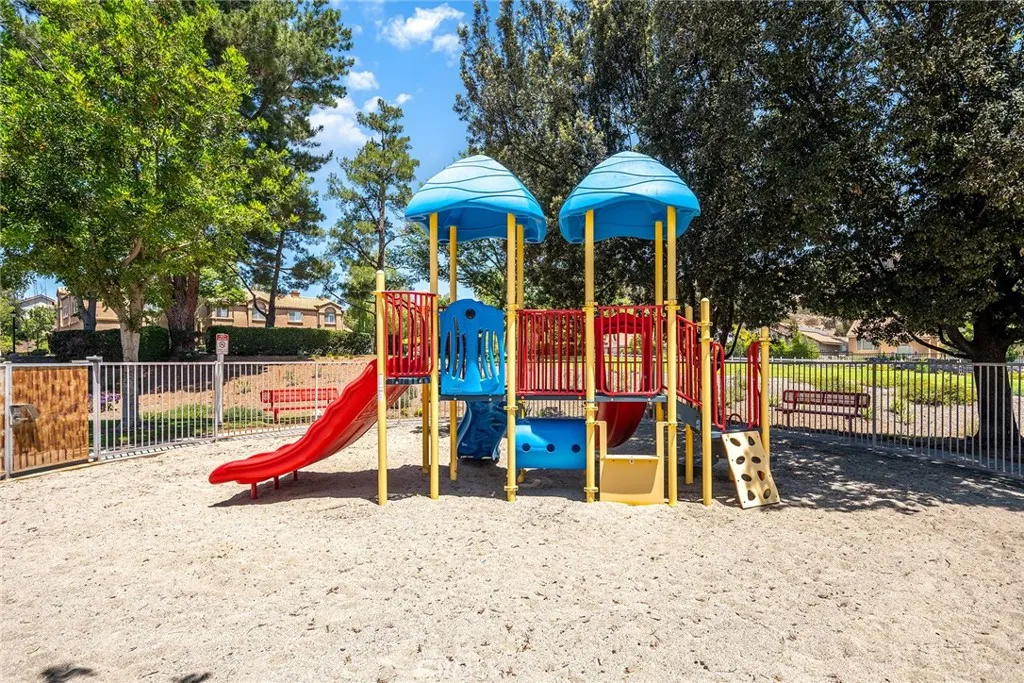 14711 Moon Crest Lane B, Chino Hills, California 91709 home-pic-23