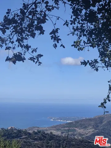 190 Loma Metisse Road, Malibu, California 90265