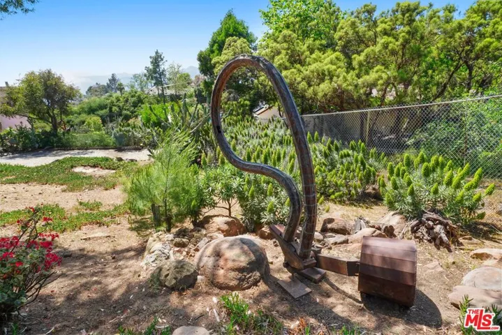 190 Loma Metisse Road, Malibu, California 90265