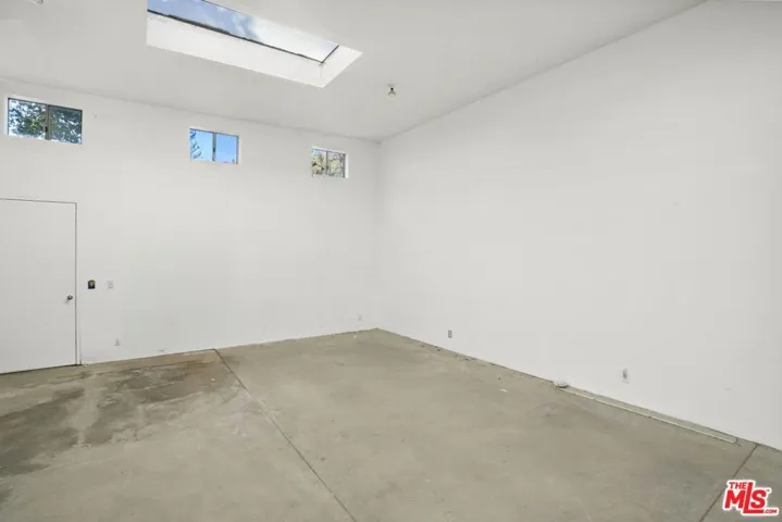 190 Loma Metisse Road, Malibu, California 90265