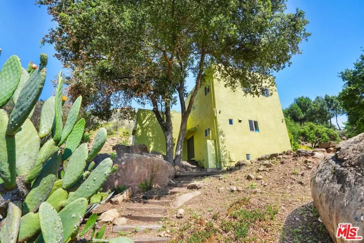 190 Loma Metisse Road, Malibu, California 90265