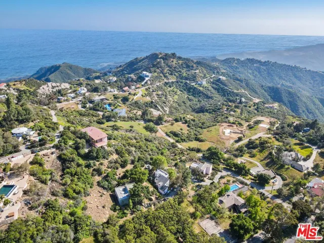 190 Loma Metisse Road, Malibu, California 90265