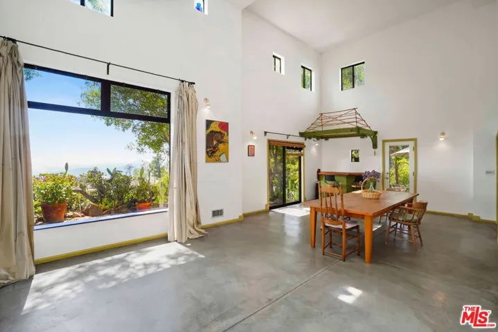190 Loma Metisse Road, Malibu, California 90265