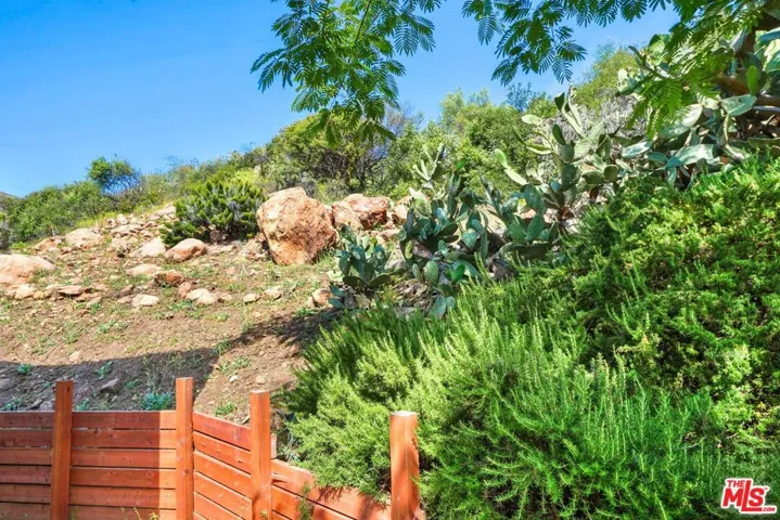 190 Loma Metisse Road, Malibu, California 90265