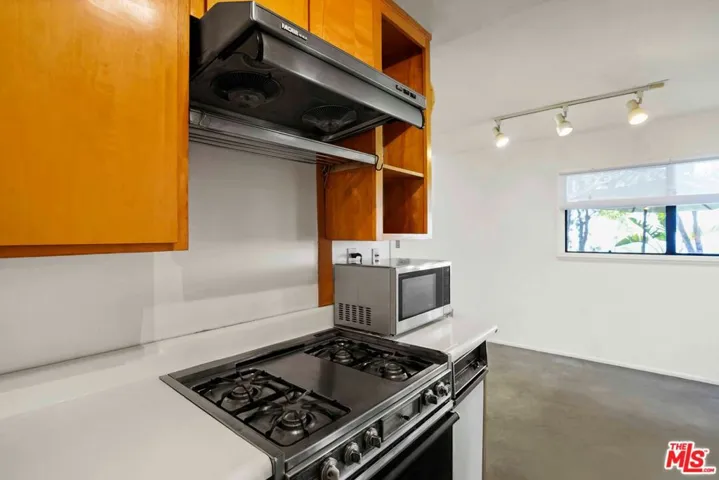 190 Loma Metisse Road, Malibu, California 90265