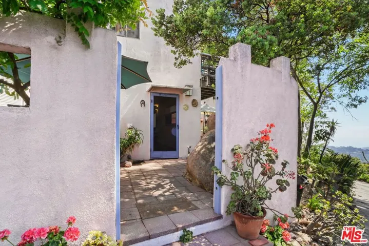 190 Loma Metisse Road, Malibu, California 90265