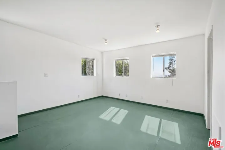 190 Loma Metisse Road, Malibu, California 90265