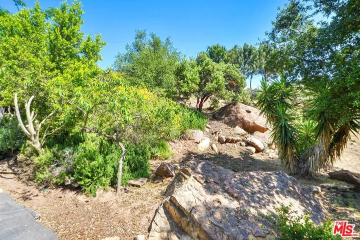190 Loma Metisse Road, Malibu, California 90265