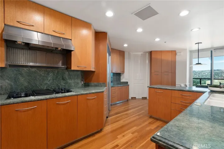 10490 Wilshire Boulevard 2704, Los Angeles, California 90024