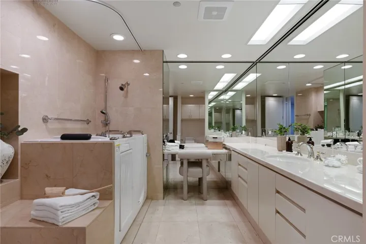 10490 Wilshire Boulevard 2704, Los Angeles, California 90024