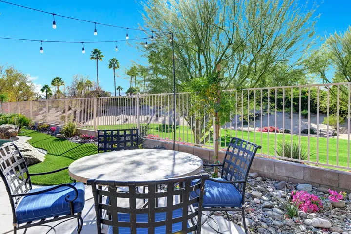 PATIO TABLE.jpg mls