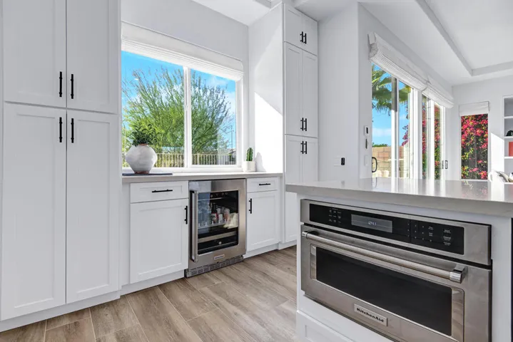 KITCHEN MINI FRIDGE AND MICROWAVE.jpg ml