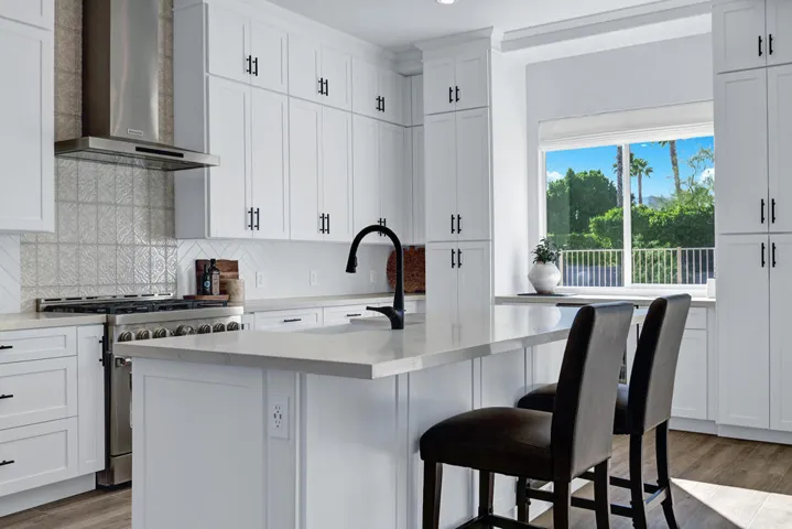 KITCHEN TIGHT.jpg mls