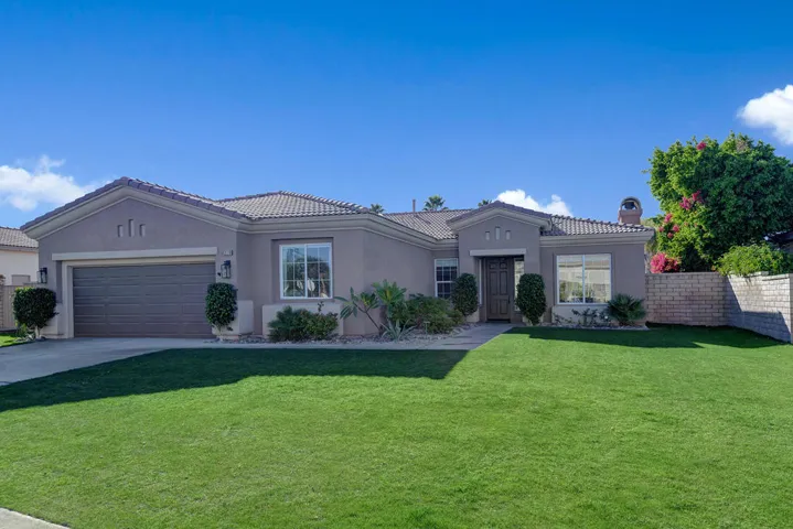 FRONT OF HOME.jpg mls