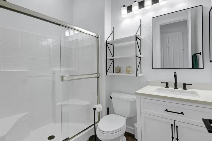 BEDROOM 3 BATHROOM.jpg mls