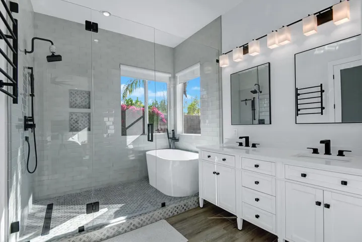 PRIMARY BATHROOM.jpg mls