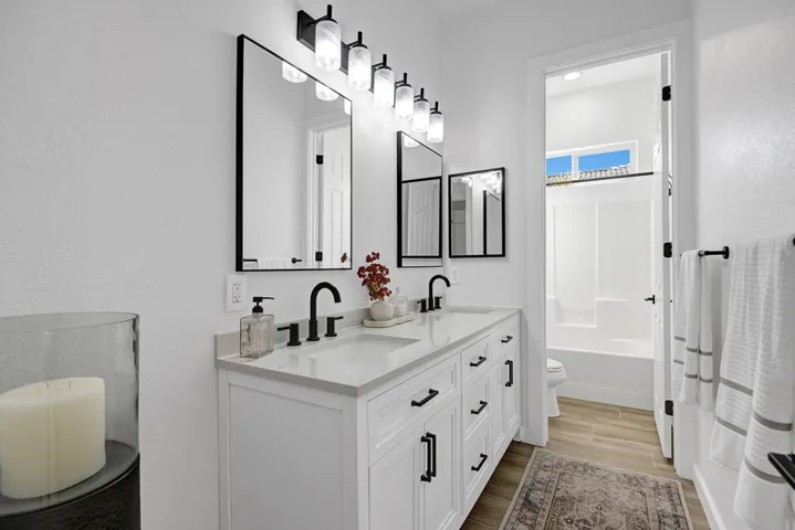 GUEST BATHROOM.jpg mls