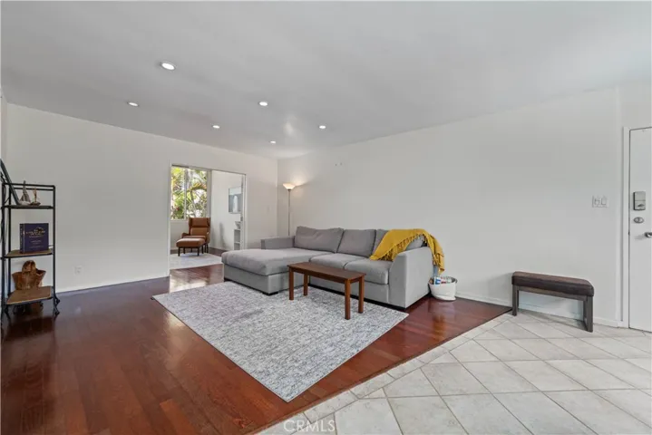 1525 N Hayworth Ave 205, Los Angeles, California 90046