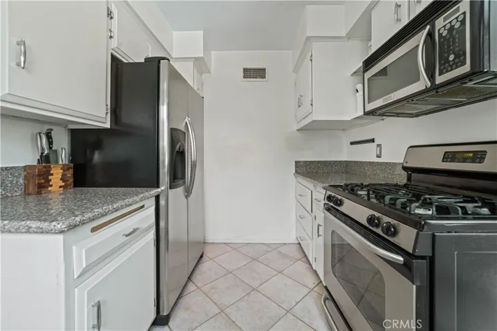 1525 N Hayworth Ave 205, Los Angeles, California 90046