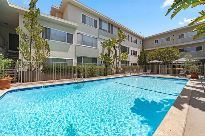 1525 N Hayworth Ave 205, Los Angeles, California 90046