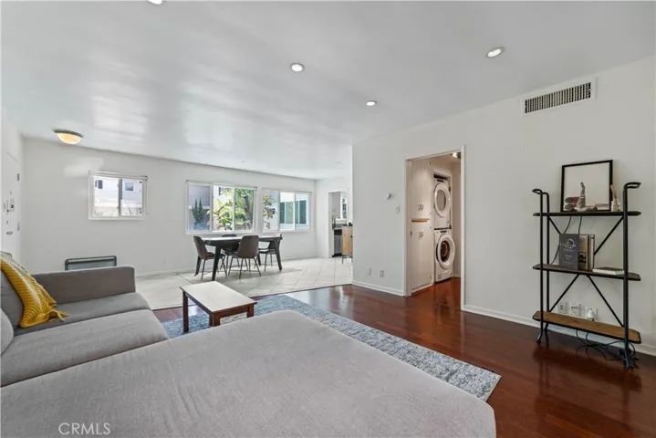 1525 N Hayworth Ave 205, Los Angeles, California 90046