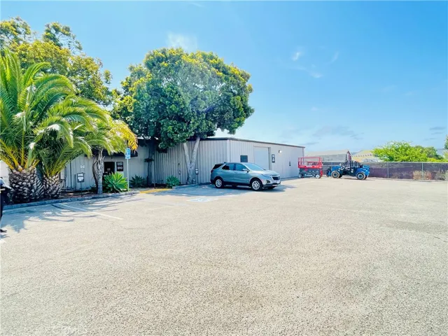 4675 Thread Lane B, San Luis Obispo, California 93401