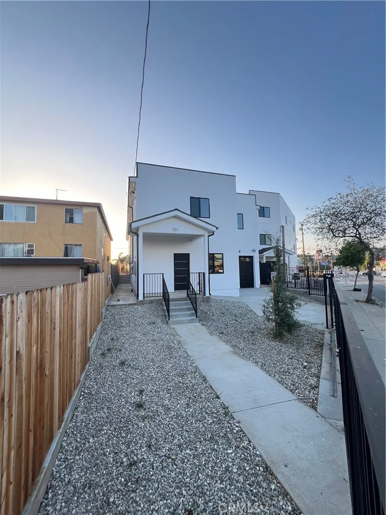 4264 Capistrano Way, East Los Angeles, California 90063 home-pic-2