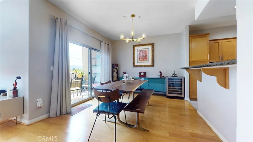 4821 Bakman Avenue 405, North Hollywood, California 91601 home-pic-5