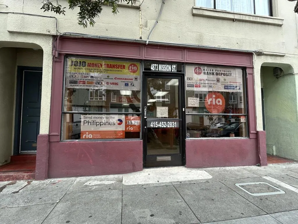 4871 Mission St