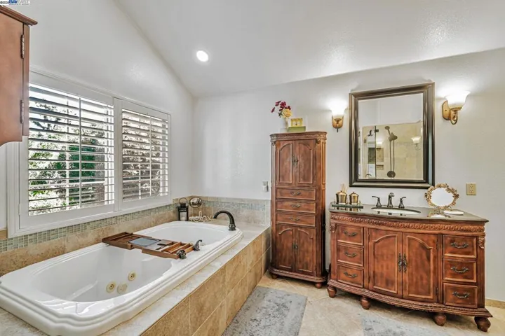 1189 Riesling Cir, Livermore, California 94550