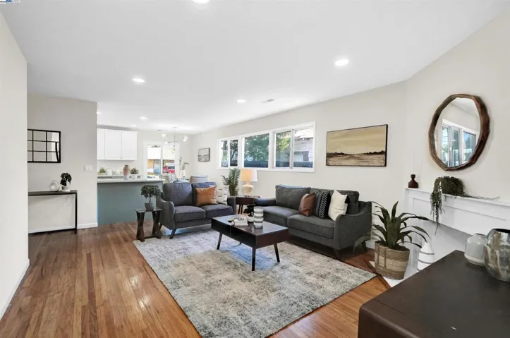 76 Schuylkill Ave, Hayward, California 94544