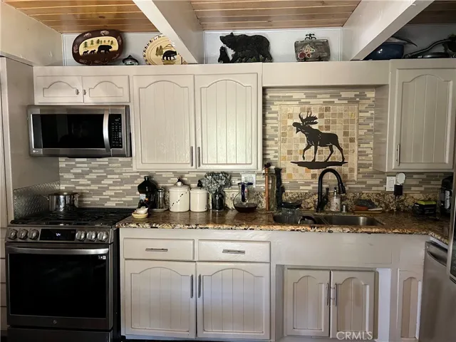871 Pinon Lane, Big Bear City, California 92314